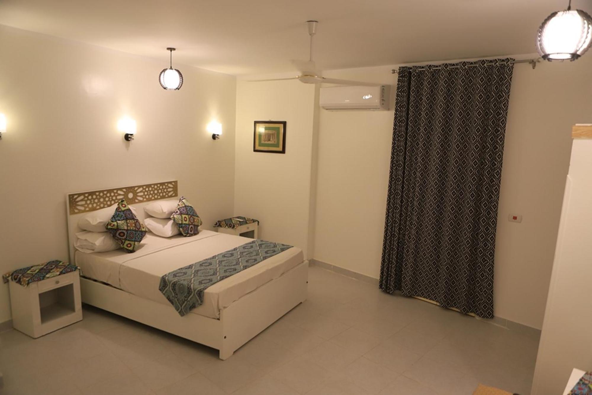 Amon Hotel Luxor Bagian luar foto