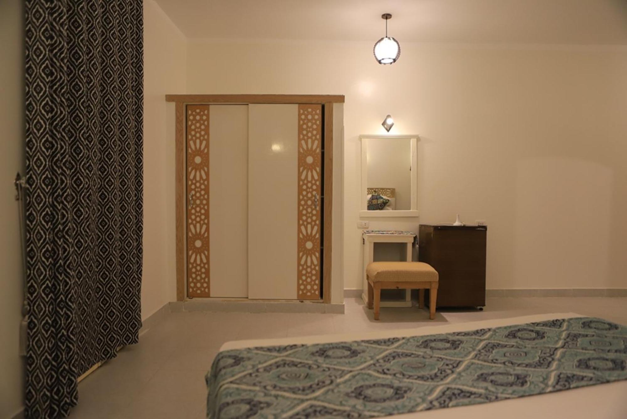 Amon Hotel Luxor Bagian luar foto