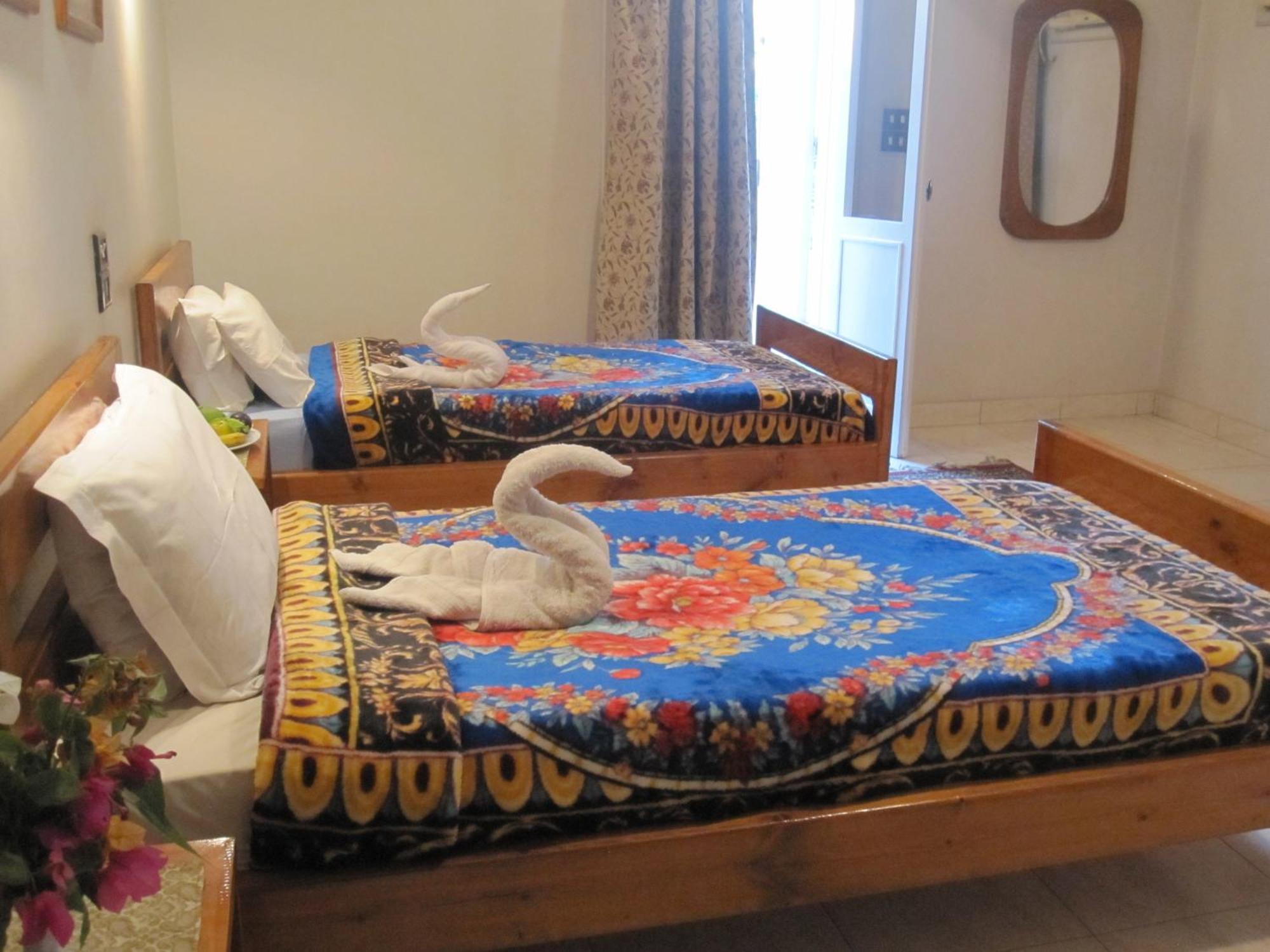 Amon Hotel Luxor Ruang foto